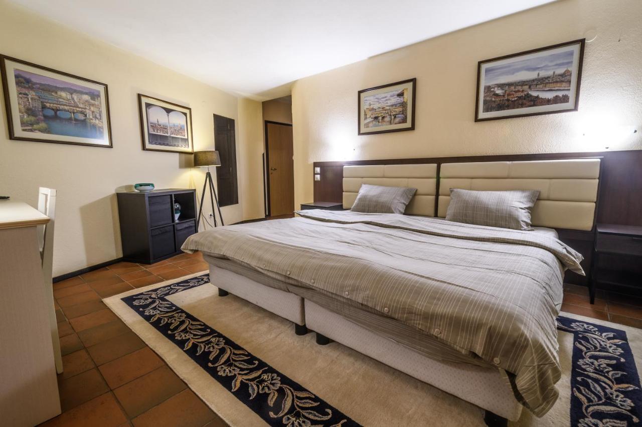 Villa Anna Luxury Lake Residence Shtarkelovo Gnezdo Luaran gambar