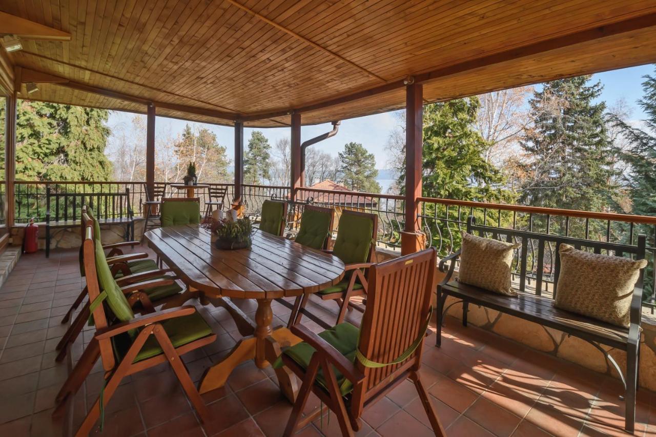 Villa Anna Luxury Lake Residence Shtarkelovo Gnezdo Luaran gambar