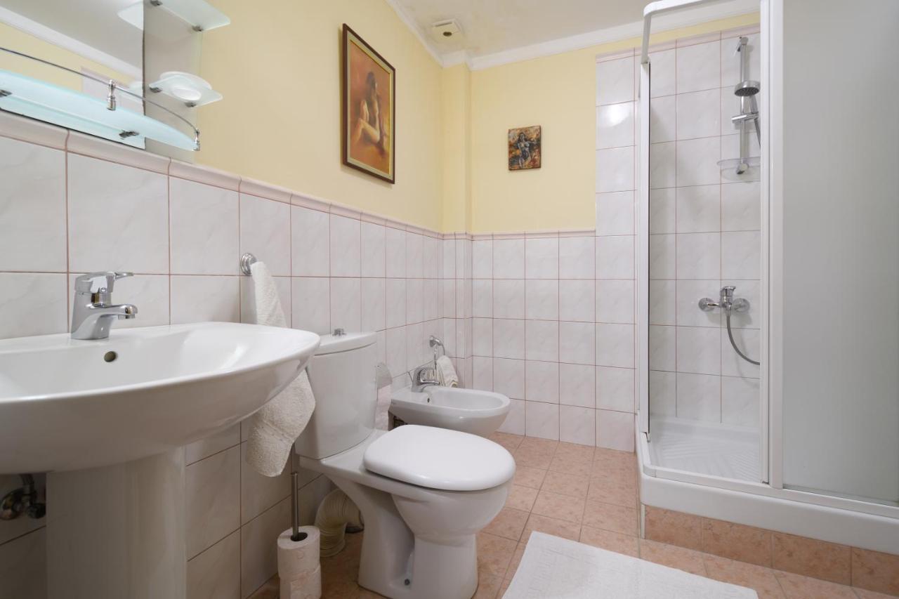 Villa Anna Luxury Lake Residence Shtarkelovo Gnezdo Luaran gambar